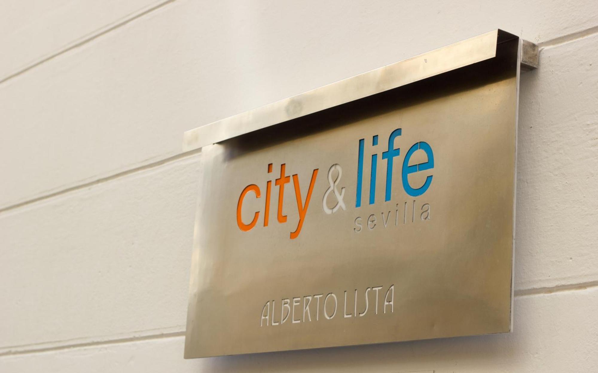 Life Apartments Alberto Lista Sevilla Bagian luar foto
