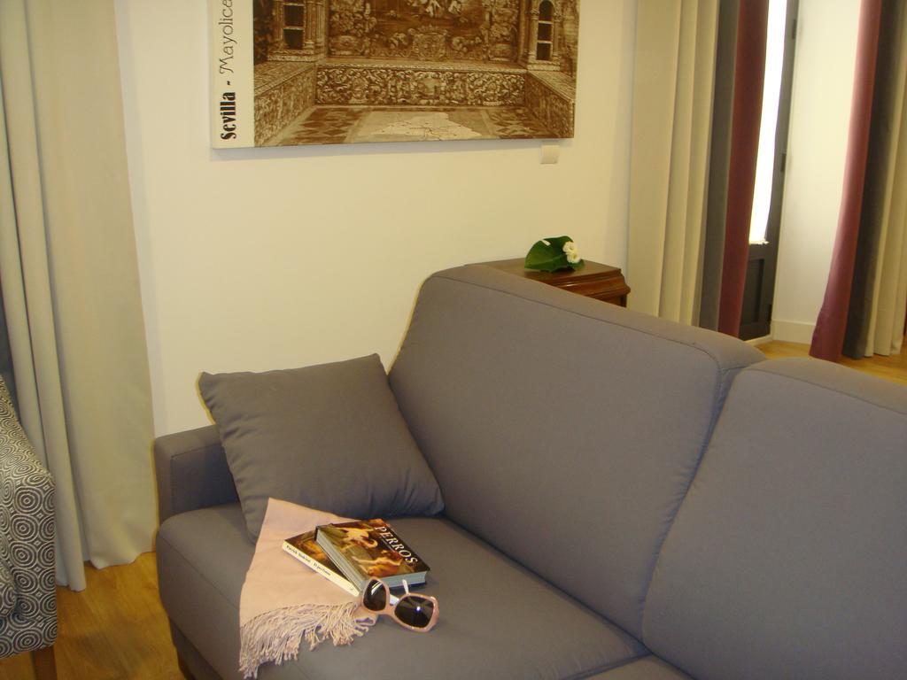 Life Apartments Alberto Lista Sevilla Bagian luar foto
