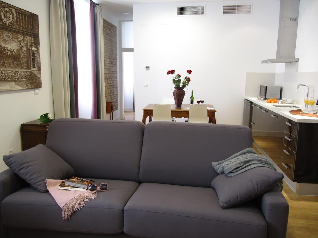 Life Apartments Alberto Lista Sevilla Bagian luar foto